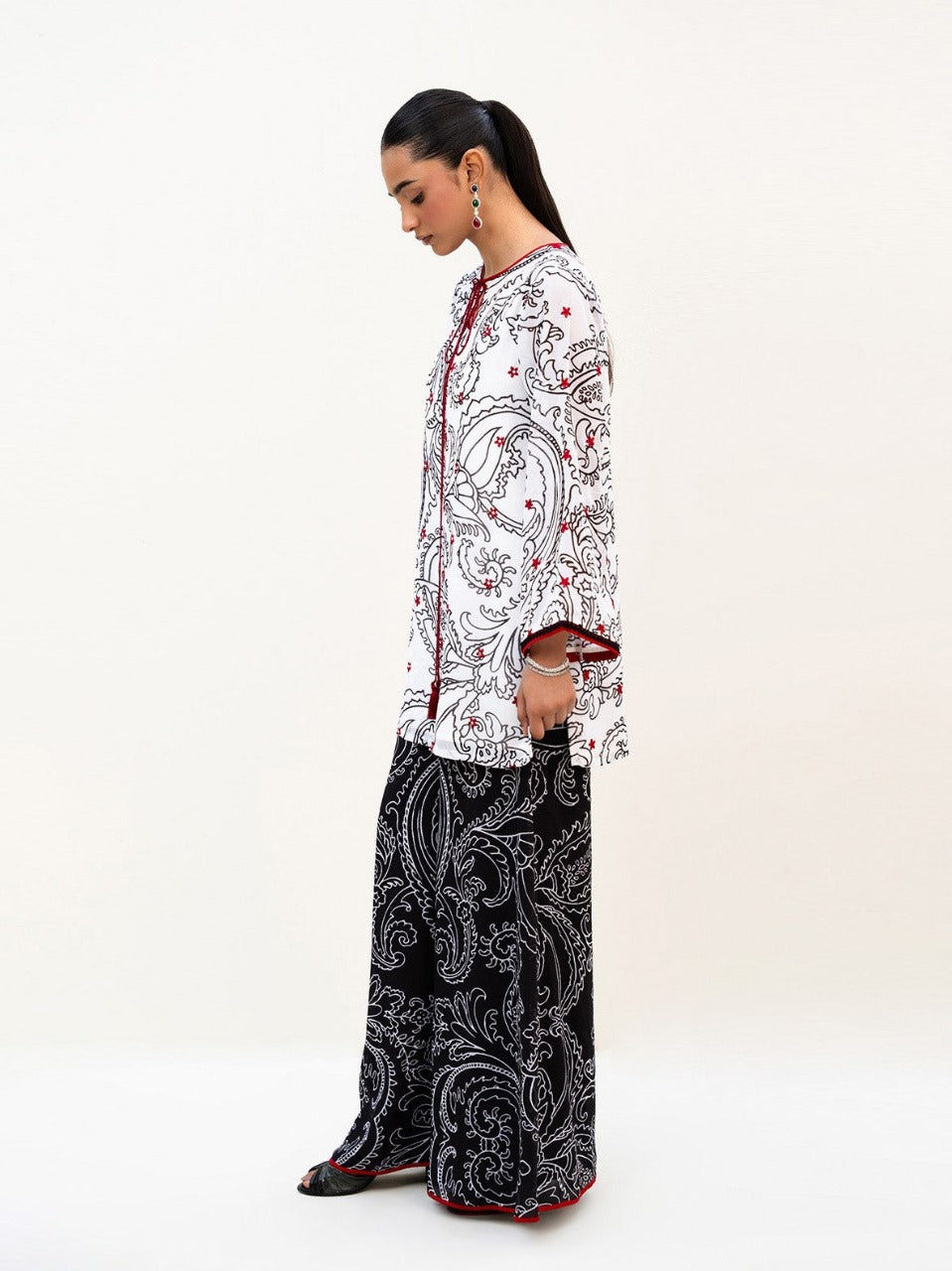 T588 - Mahira – Scarlet Touch Printed 3-Piece Suit